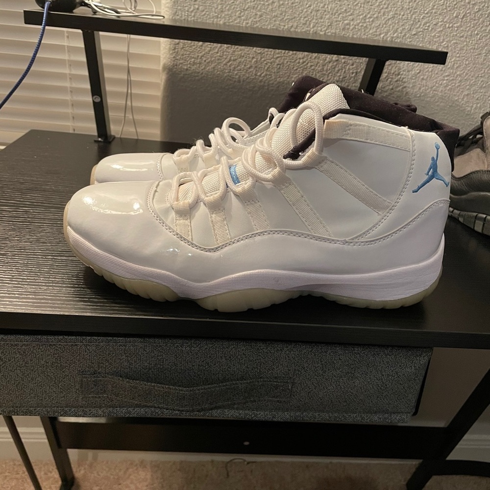 Jordan 11 legend blue